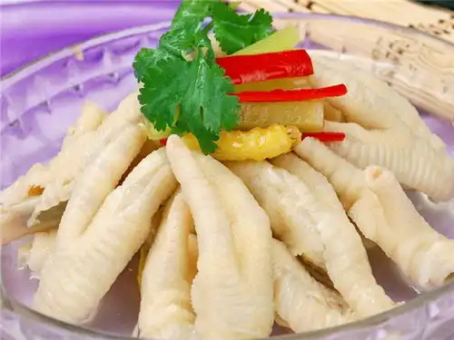 教你自制泡椒凤爪,多做这关键的一步,泡出的凤爪不发黑,香辣爽脆真好吃鸡爪
