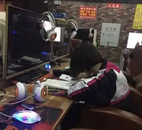 搞笑gif大爷我后宫三千,我就只宠你一人
