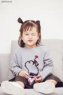 包贝尔晒女儿萌照包饺子和狗狗合影温馨十足
