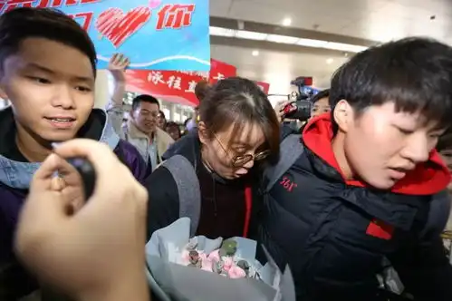 泳坛最美女神刘湘跟你打招呼行走的表情包傅园慧青岛迎来众多国家游泳队高手
