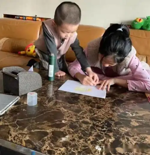嗨皮牛耶东方明珠萌娃们的春节实在太精彩啦速来围观
