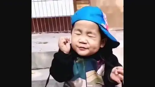 这熊孩子一定是上天派来搞笑的,那享受的小表情也太到位了吧

