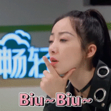 爆红的雪糕姐姐再度袭来,日常圈粉韩雪女神表情包第六弹
