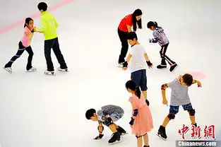 天津掀冰上运动热
