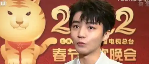 黄晓明离婚后瘦得像王俊凯,离婚后首亮相,穿成这样
