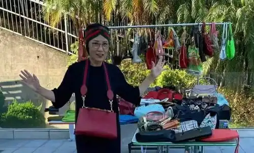 汪明荃豪宅晒包包,数目庞大令人叹为观止果然是有钱人的生活
