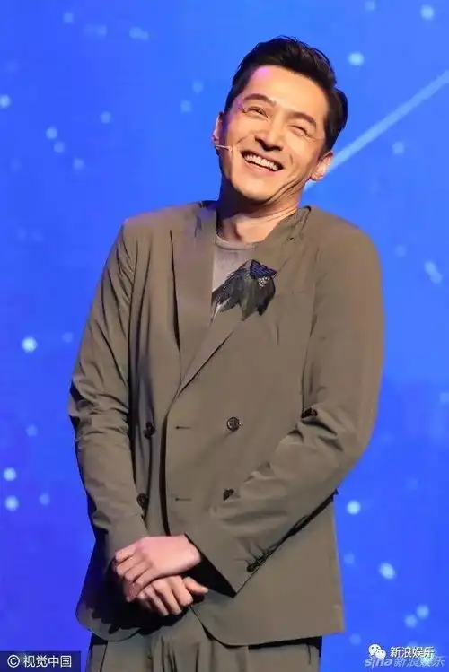 图说sm两美同框了胡歌真是行走的表情包
