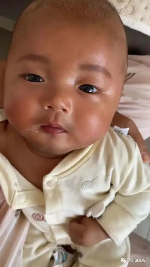 估计大部分男生都会选后面的当老婆
