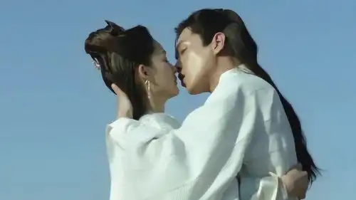 庆余年林婉儿主动亲吻范闲,范闲立马回吻,婉儿羞涩表情太可爱
