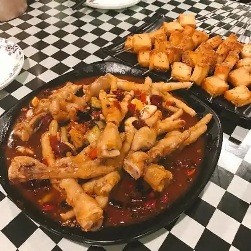 鸡爪也疯狂,香嫩入味百吃不腻最火鸡爪只属于它

