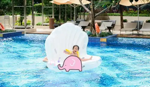 洗米华46岁生日,嘴对嘴亲吻5岁小女儿,一旁妻子露出羡慕表情
