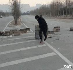可以在朋友圈装x的图片拿走不谢
