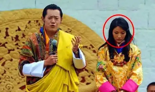 29岁佩玛不食人间烟火大婚时全程表情冷冰冰,替姐出嫁并非本意
