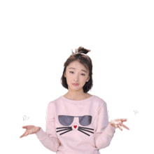 周冬雨真人版表情包上线

