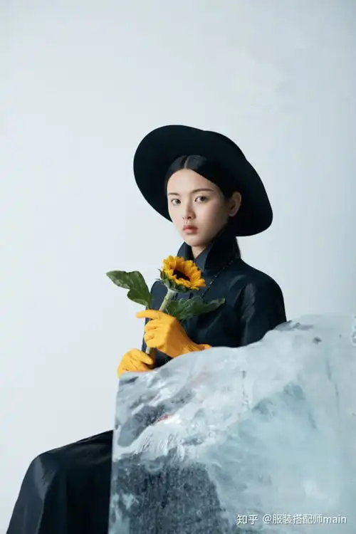 芭莎男士时隔三年再度官宣,封面女郎花落杨超越成首位95后女星
