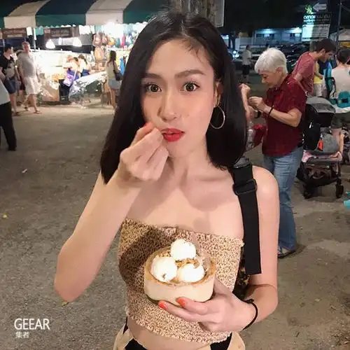 好像仙女,这位不管什么造型都灵气爆棚的短发泰国女生
