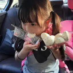 最萌小霸星芈月刘楚恬晒六连拍表情略有不同萌趣可爱
