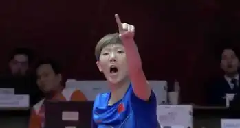 女乒陈梦惨遭逆转,痛失金牌,裁判两度出牌成为转折点
