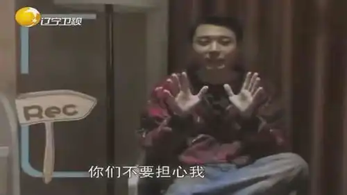 彤彤看见张丹峰传来的视频,彤彤的小表情亮了,太萌了
