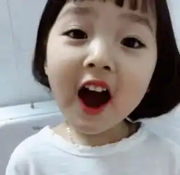 这个小女孩照片火了,看完又又又又又想生女儿了
