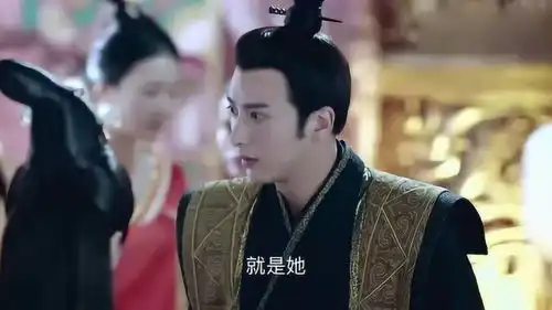 心机女故意将伽罗的裙子剪坏,没料阿邕送来一件更好的,太漂亮了
