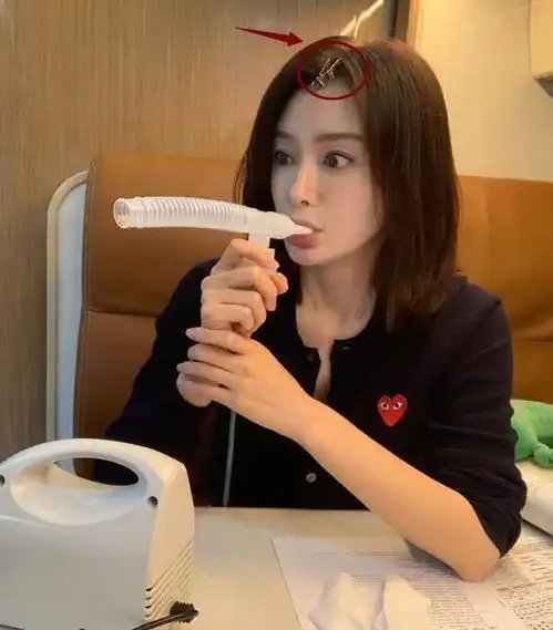 秦岚睡前日常保养,嘴里含着长吸管让人误会,却意外带火一种神器
