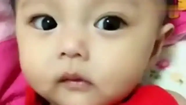 宝宝被妈妈教训一顿,结果小宝宝的表情,妈妈猝不及防
