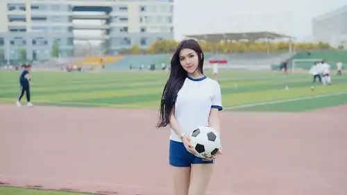 前面和后面哪个是你喜欢看的铠甲勇士变身校园甜美女孩
