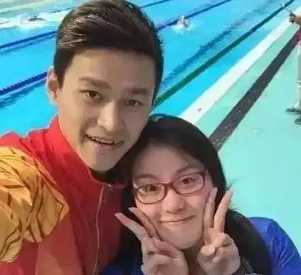 傅园慧的表情包丨孙杨的眼泪其实,是父母塑造了孩子
