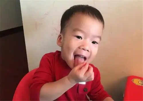 吴京谢楠生完二胎后,5岁大儿子突然不会走路了,原因令父母羞愧
