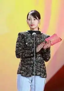 白百何事件后首度现身为潘金莲颁奖,目光呆滞竟还在想着这件事......
