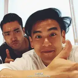 彭于晏崔始源被笑有夫妻脸同一表情搞怪
