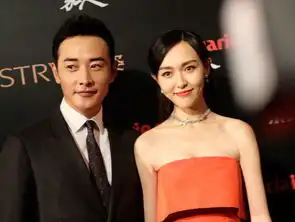 罗晋唐嫣亮相红毯再撒狗粮罗晋搂唐嫣腰大赞
