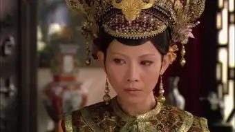 甄嬛传安陵容小产那集,甄嬛拿出此物时,谁注意皇后的表情了
