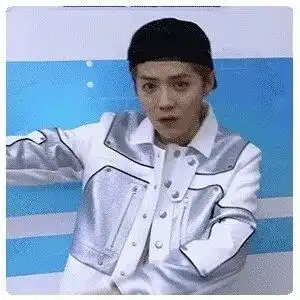 福利奔跑的鹿晗
