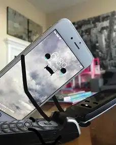 给生活加点料吧他将生活中的东西全都加上了表情之后,这个世界就变了
