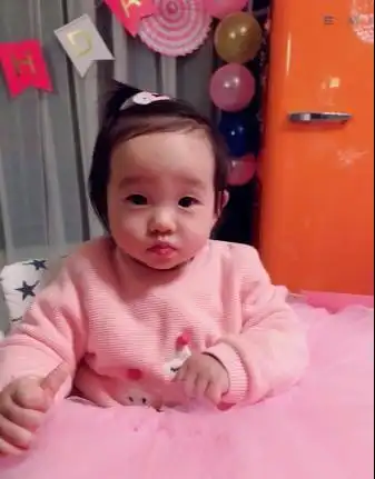 杨威双胞胎女儿可爱满分比哥哥杨阳洋颜值好像要高一点
