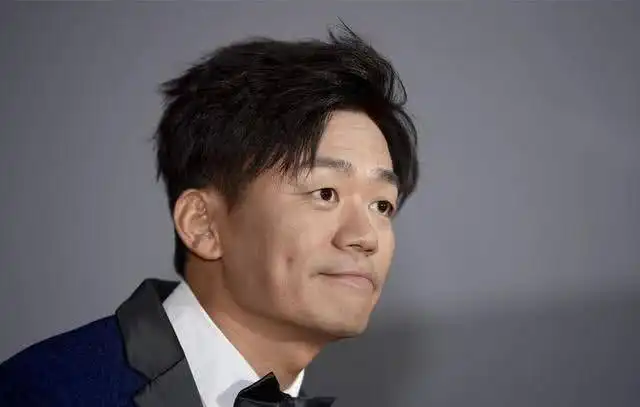 马蓉被曝已经正式签约某经纪公司,将效仿冯提莫从主播转型为艺人
