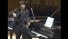 东北话教学只是郎朗颜艺生涯的冰山一角
