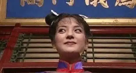 还珠格格搞笑穿帮集锦,小燕子的斗鸡能褪色,晴儿会变魔术
