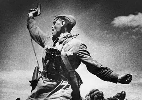老照片19371945,二战史上10张最经典的老照片

