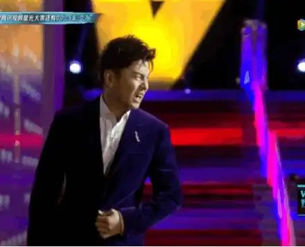 冬季竞走林宥嘉,冻到流泪赵丽颖,冷的直抖刘亦菲,天凉了红毯都不好走了啊
