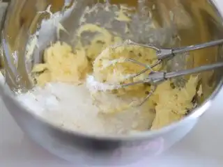醇香酥脆的曲奇饼干曲奇枪版,冬日温暖小零食
