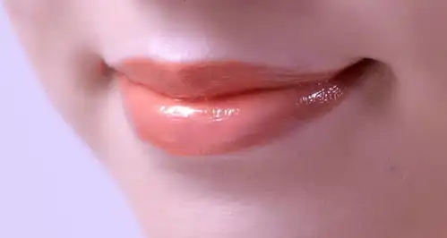 口红太少教你1支口红的n种涂法,唇妆一周不重样
