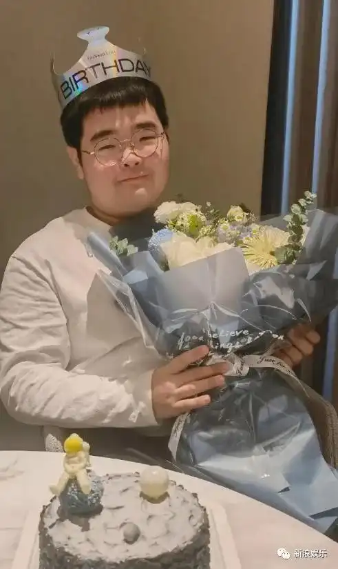 图说这也并没有形同陌路你的表情包又长大了
