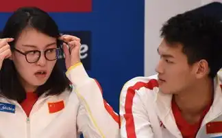 傅园慧亮相水立方洪荒少女心表情包搞怪鬼脸逗乐霍斯祖
