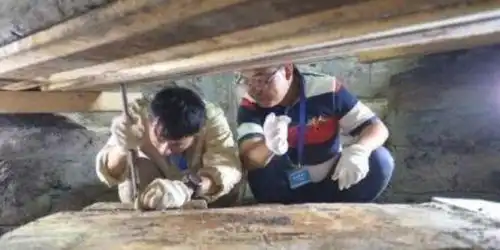 河南这座真人佛像吸引日本人跪拜,比我们还庄重,这是为啥
