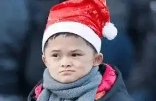 小马云被榨干后被抛弃,重回农村读小学,这到底是谁的错
