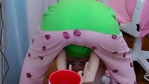周淑怡模仿表情包
