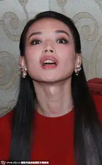 组图舒淇与友人玩亲亲对镜挤眉弄眼表情雷人